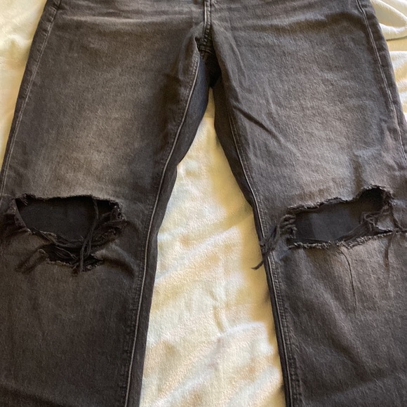 American Eagle High Rise size 8 Ripped Jeans - Picture 2 of 7